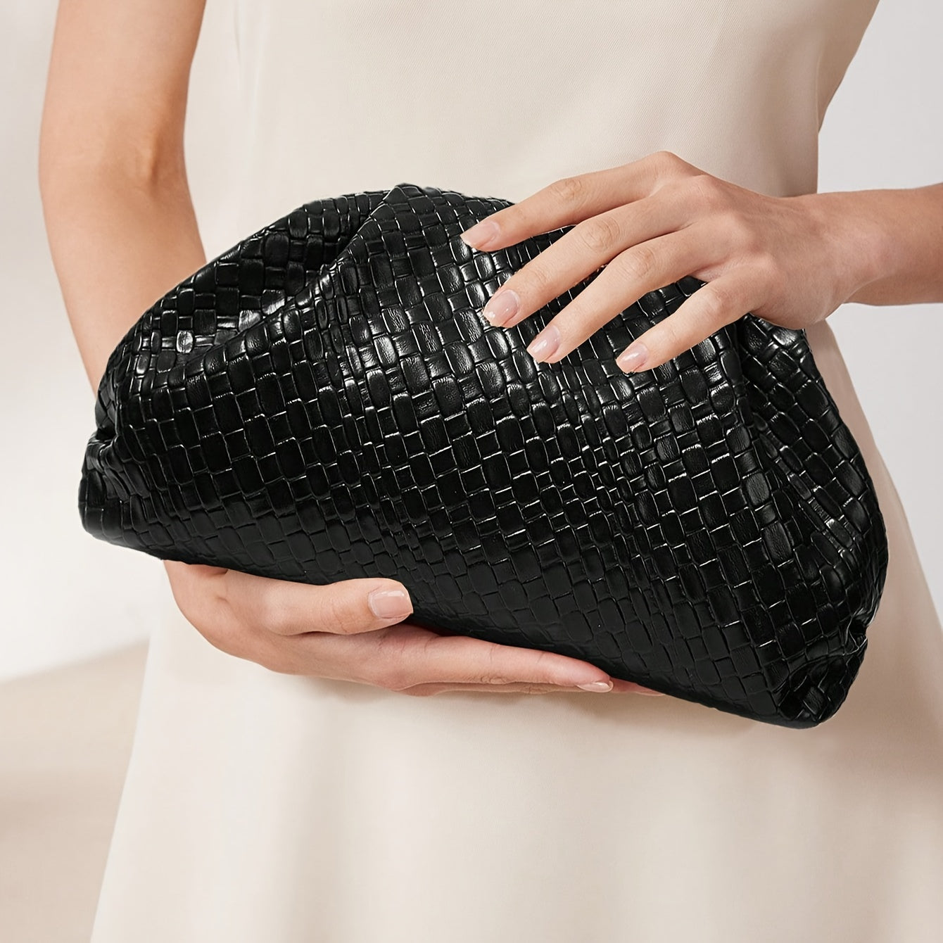 Woven Cloud Clutch: Minimalist Chic Handbag