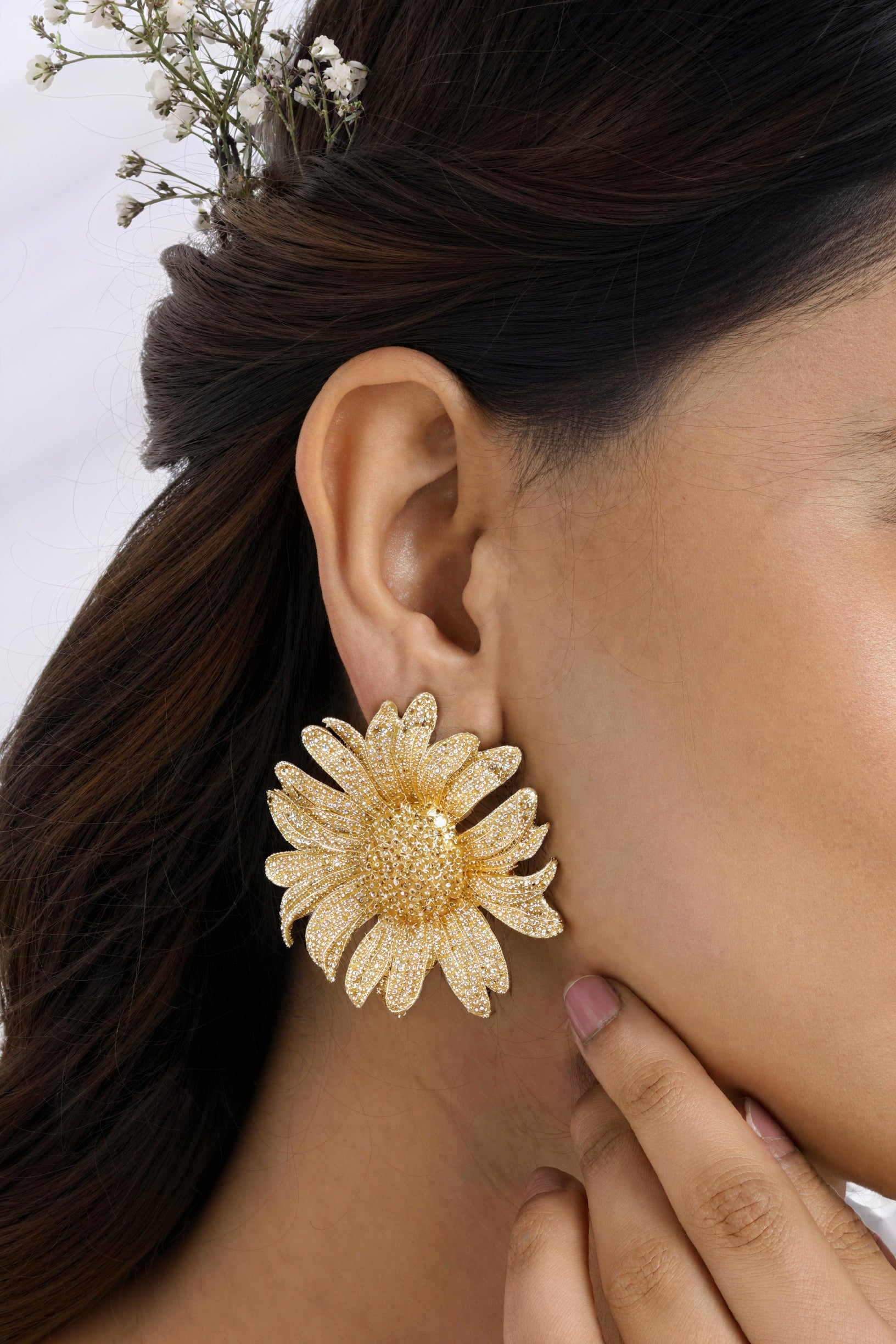 Gold Daisy Drop Earrings - Statement Flower Design