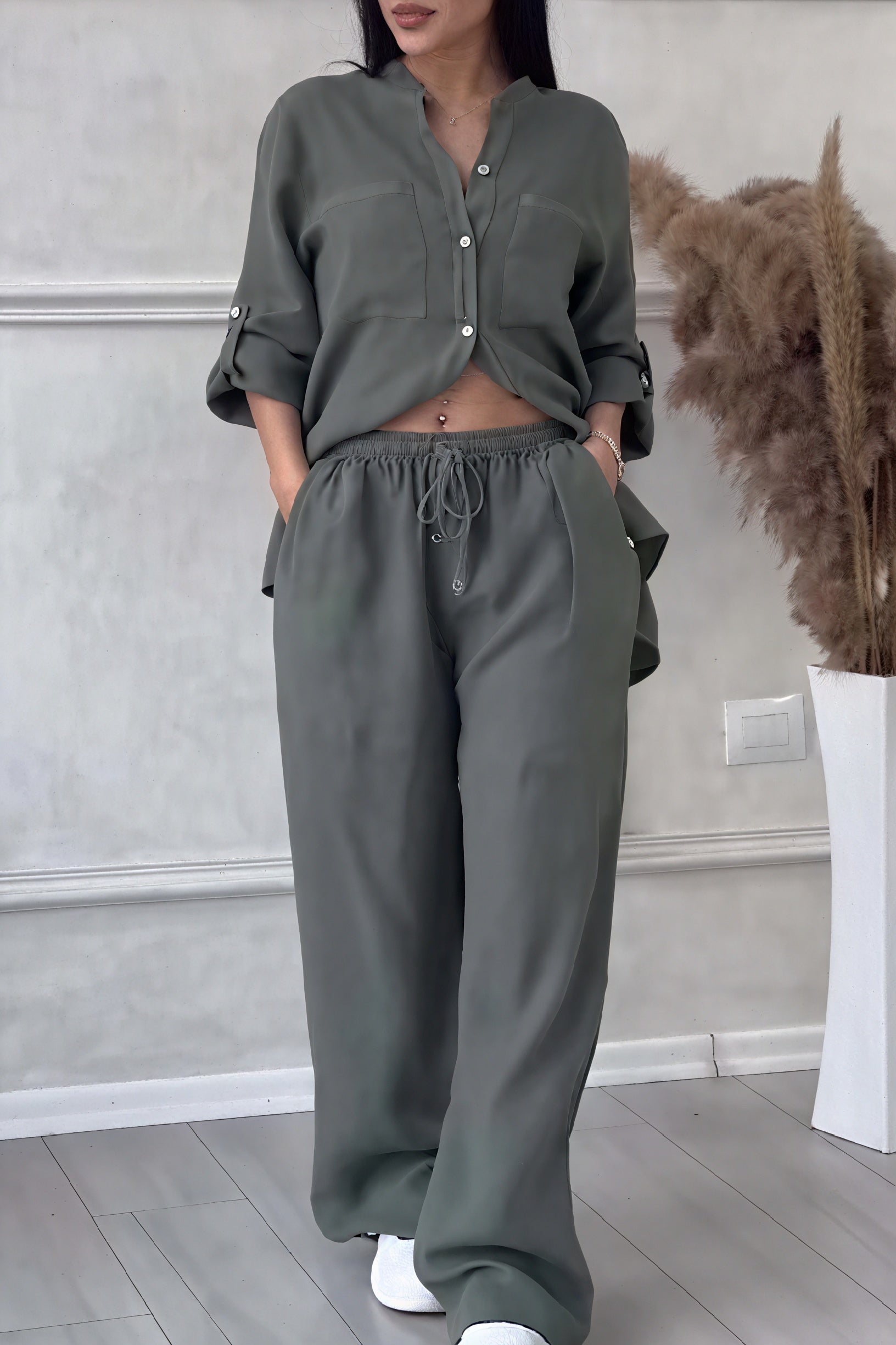 Relaxed Linen Outfit - Wide Leg Trousers