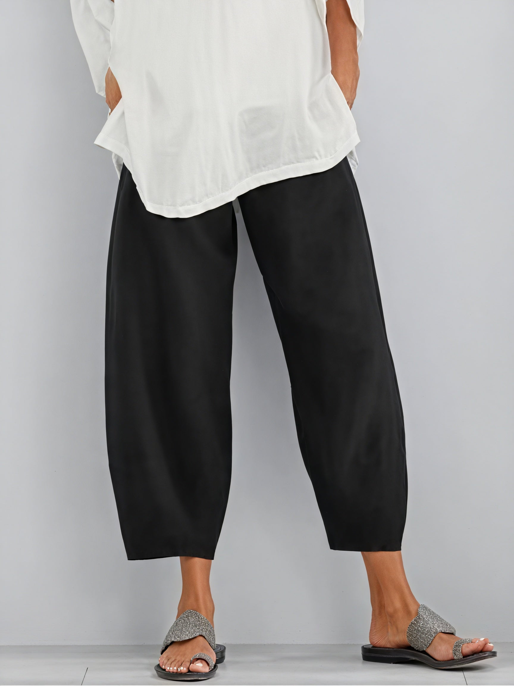 Wide-Leg Trousers - High-Waisted Cropped Pant