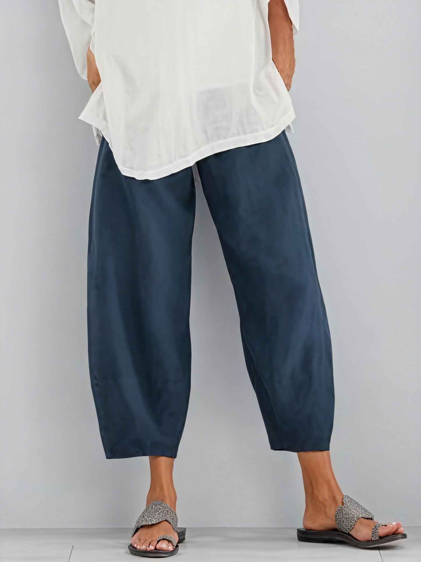 Wide-Leg Trousers - High-Waisted Cropped Pant