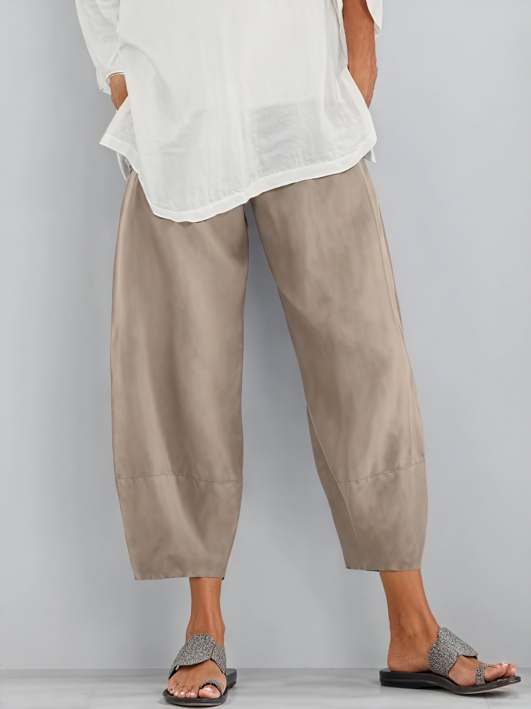 Wide-Leg Trousers - High-Waisted Cropped Pant