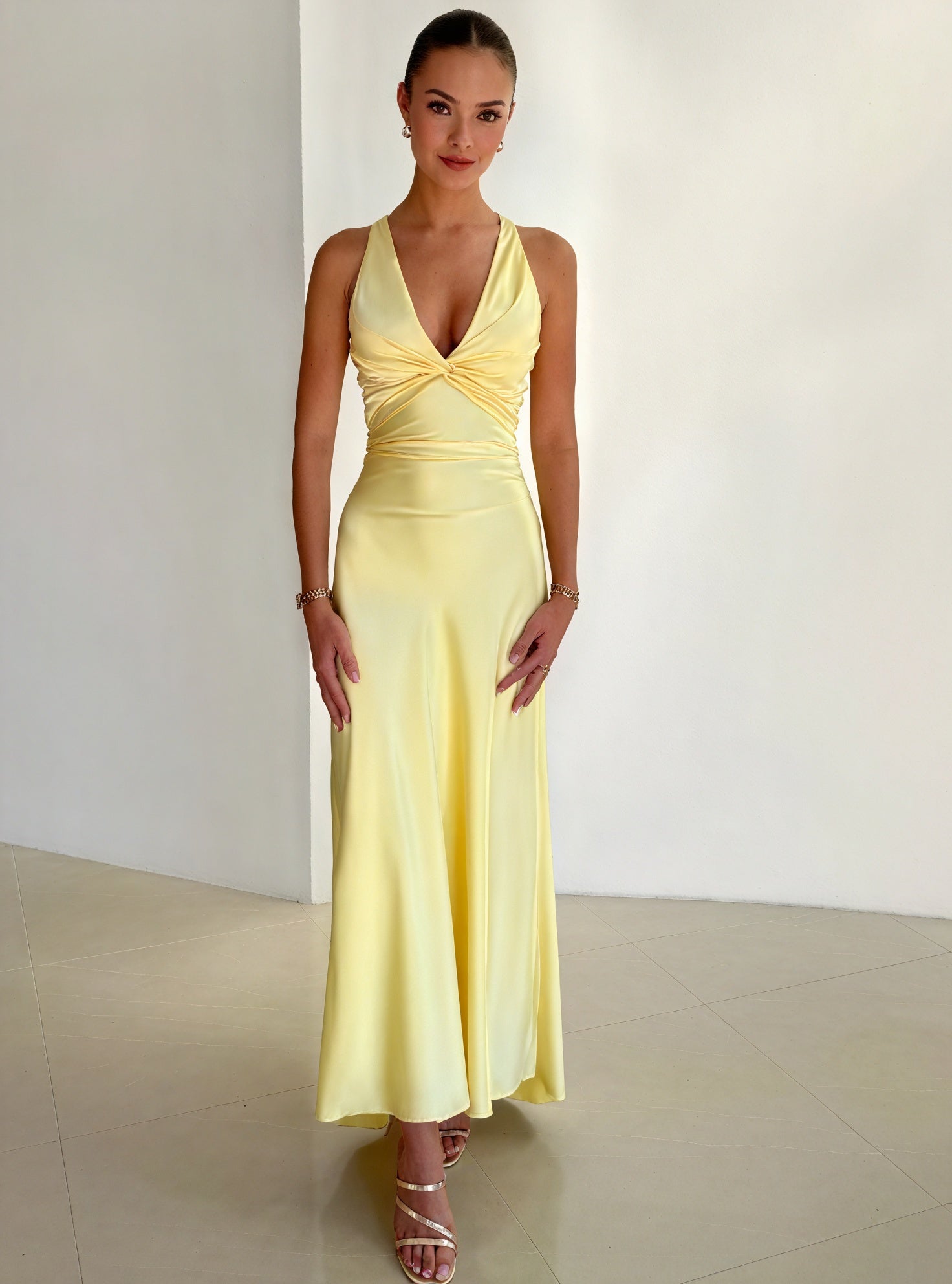 Lydia | Elegant Sleeveless V-Neck Maxi Dress for Special Occasions - Image 3