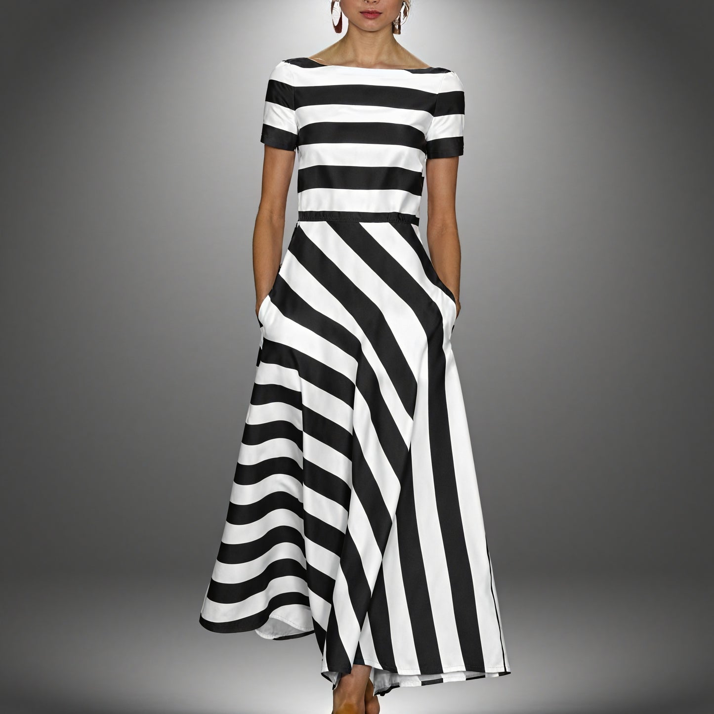 Kelsey | Elegant A-Line Maxi Dress for All Occasions - Image 2