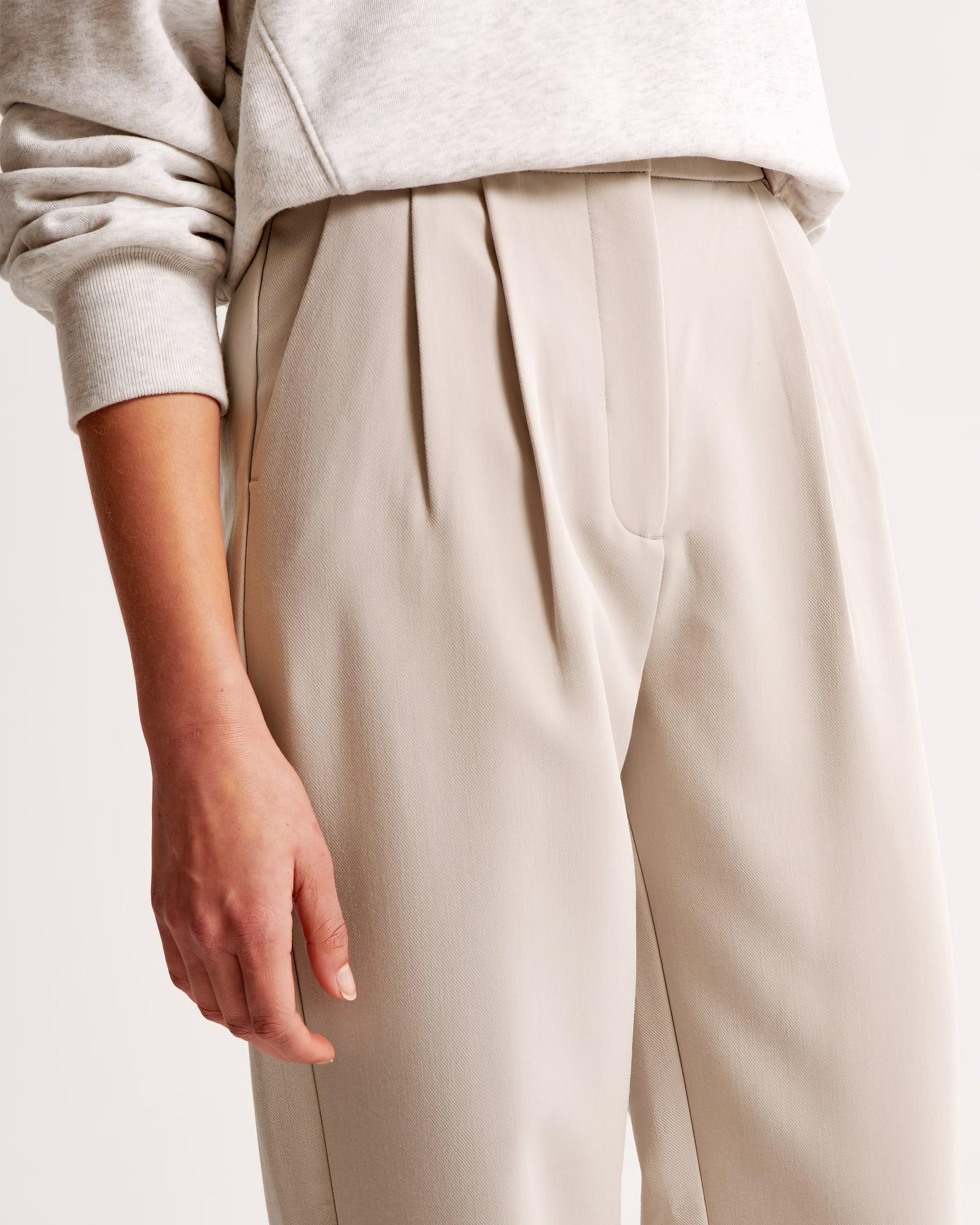 Zara | High Waist Pleated Leg Trousers with Tailored Fit - Image 3