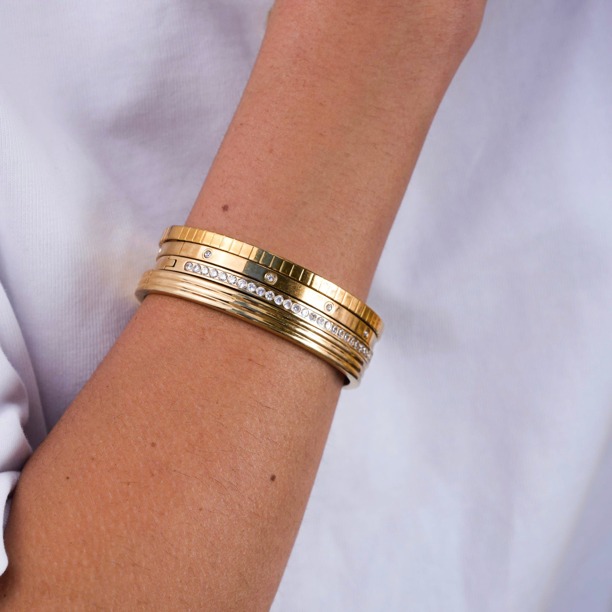 Minimalist Interlocking Bangle - Polished Metal