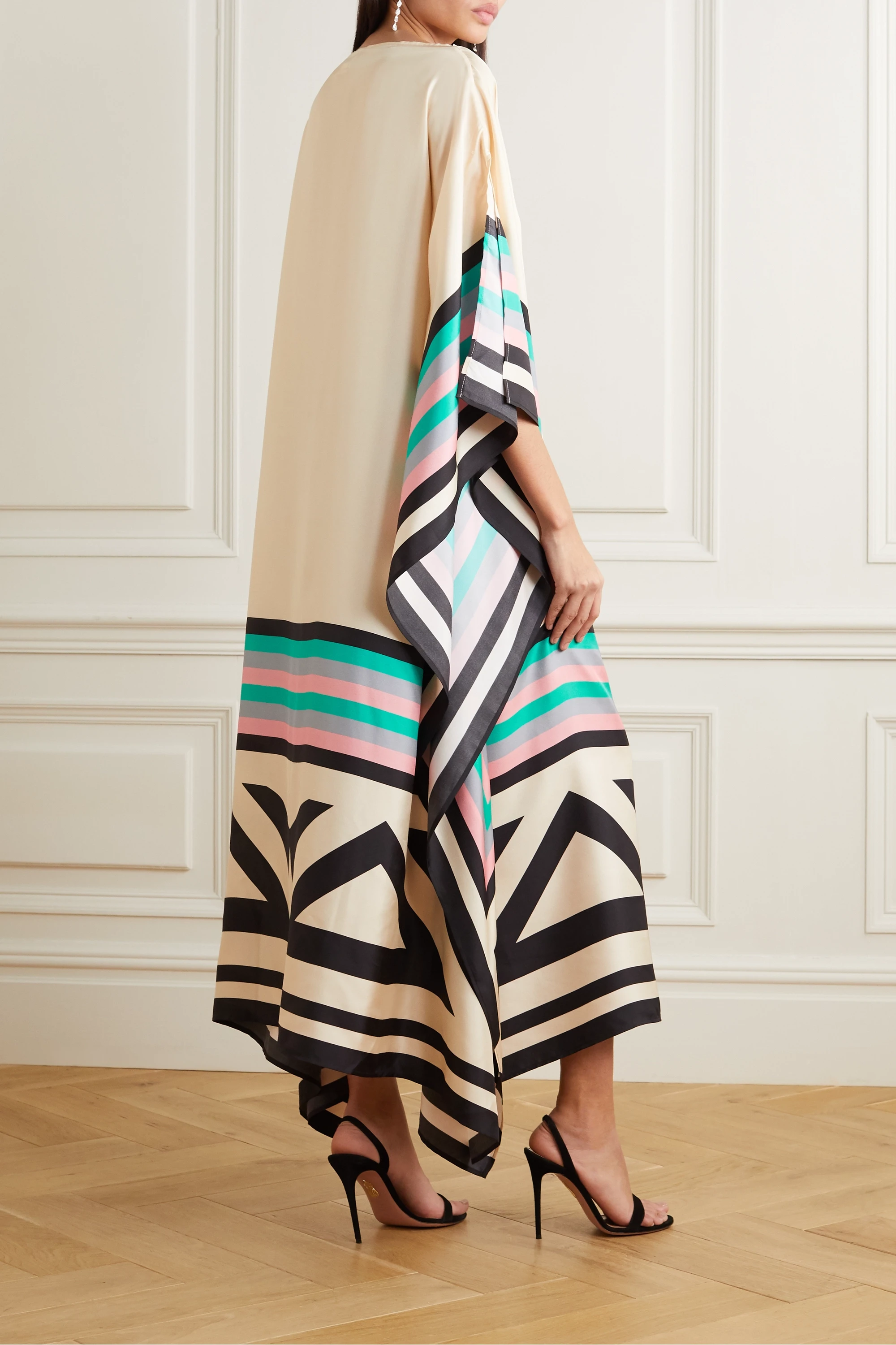 Leanne | Elegant Geometric Print Caftan - Stylish Comfort for Every Occasion - Image 10