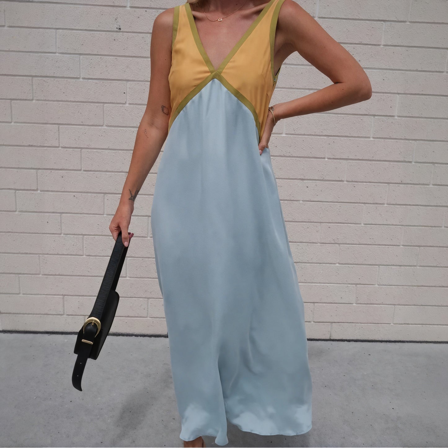 Color Block Midi Dress - Sleeveless V-Neck