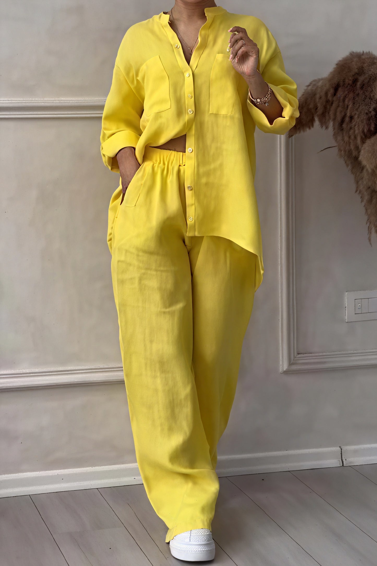 Relaxed Linen Outfit - Wide Leg Trousers