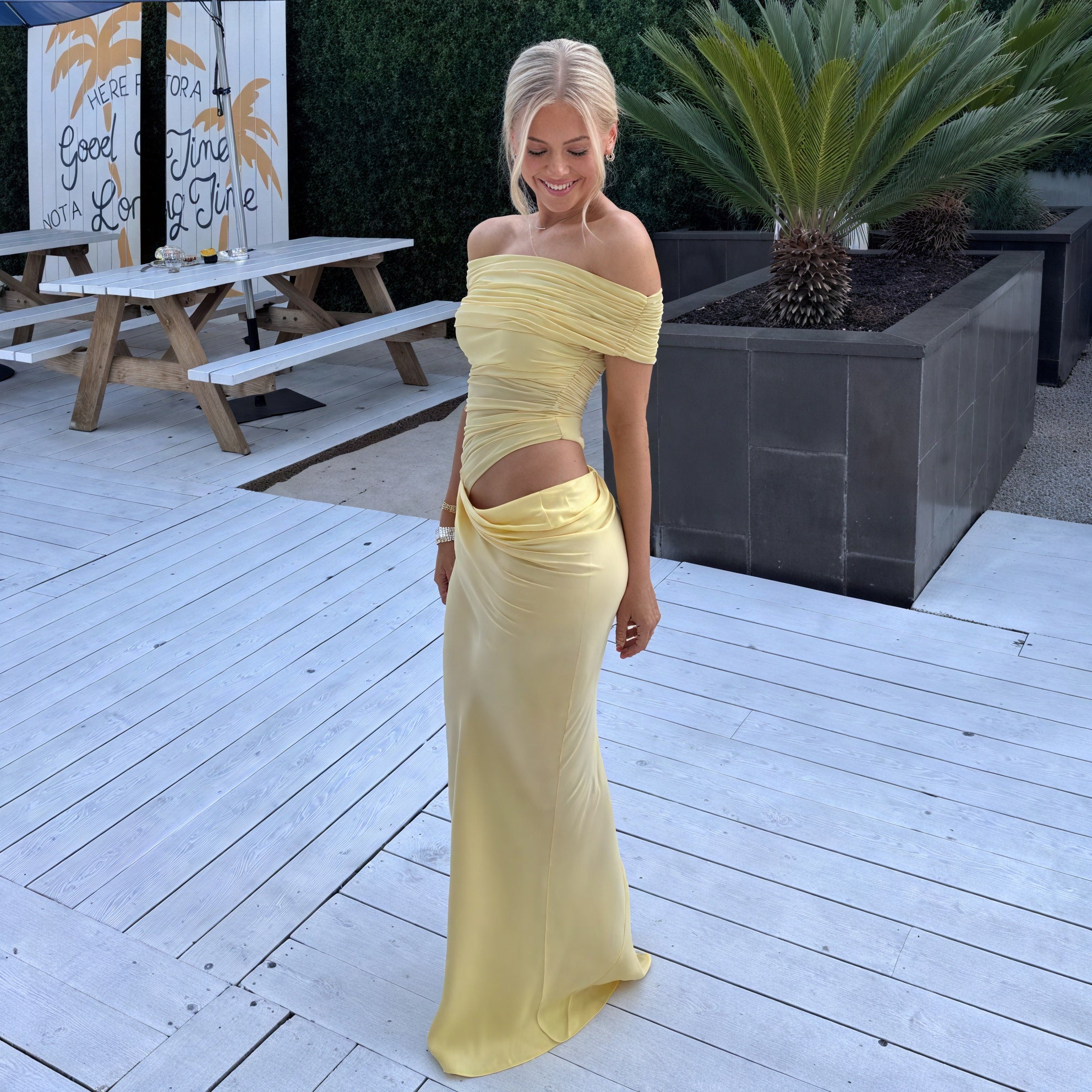 Women's Off-Shoulder Maxi Dress with Waist Cutout Detail – Elegant Formal Gown-83596-542d5742-a976-4c86-be05-87d63464c300
